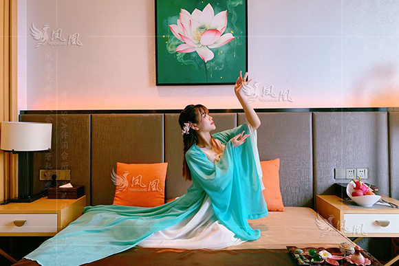 朋友带我去杭州一家男子桑拿spa会所,强烈推荐给兄弟们 朋友带我去杭州一家男子桑拿spa会所,强烈推荐给兄弟们